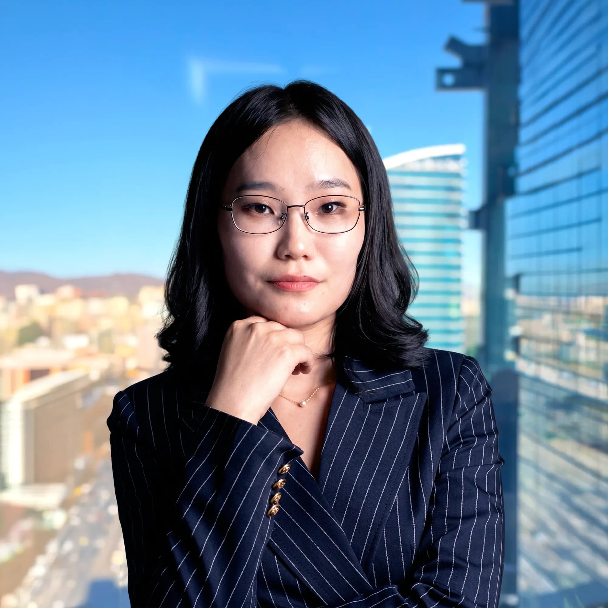 Э. ХАЛИУНАА